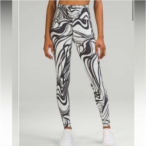 Lululemon Swift Speed High-Rise Tight 28" - Size 2